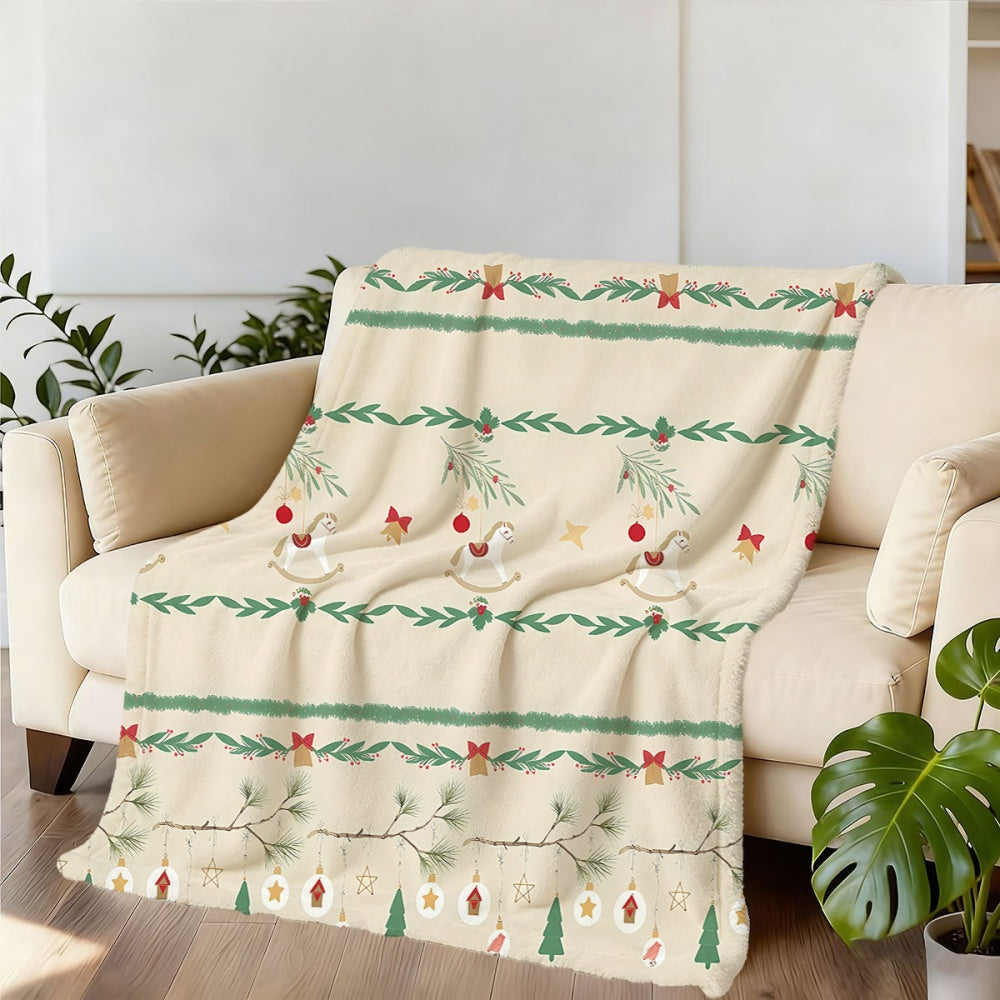 1pc Christmas Rocking Horse And Pine Branch Decor Flannel Blanket, Soft Comfortable Warm, Beige Festive Design, All-Season Sofa Blanket, Warm Cover, Multiple Sizes Available, Suitable for Living Room Sofa, Bedroom, Reading Corner, Leisure Time