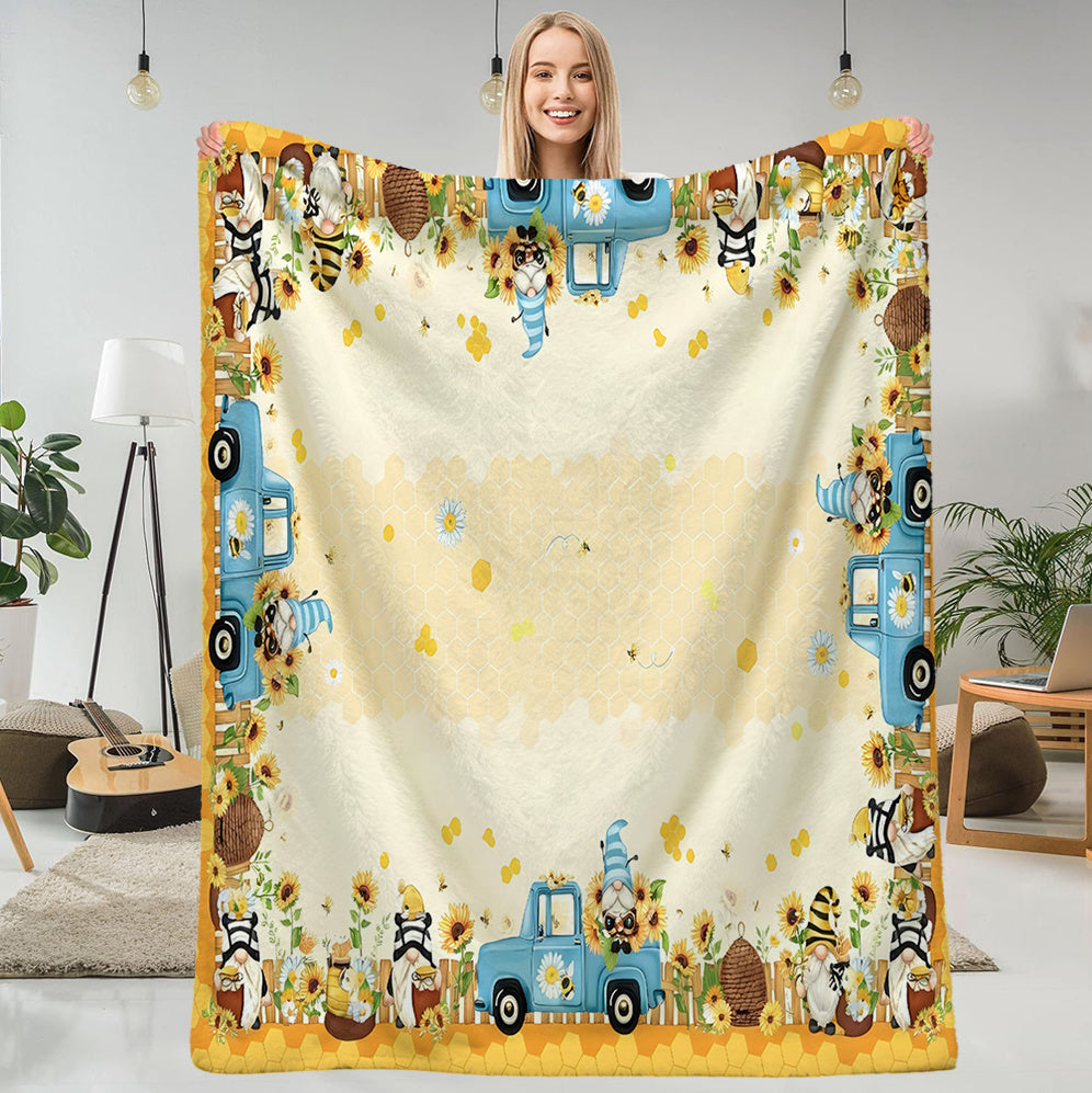 1pc Pastoral Bee Pattern Blanket, Cartoon Style Design, Soft Plush Surface, Flannel Material Lightweight And Durable, Multiple Sizes Available, Ideal for Holiday Gatherings, Living Room Leisure, Bedroom Warmth, Study Reading, Seasonal Home Decor