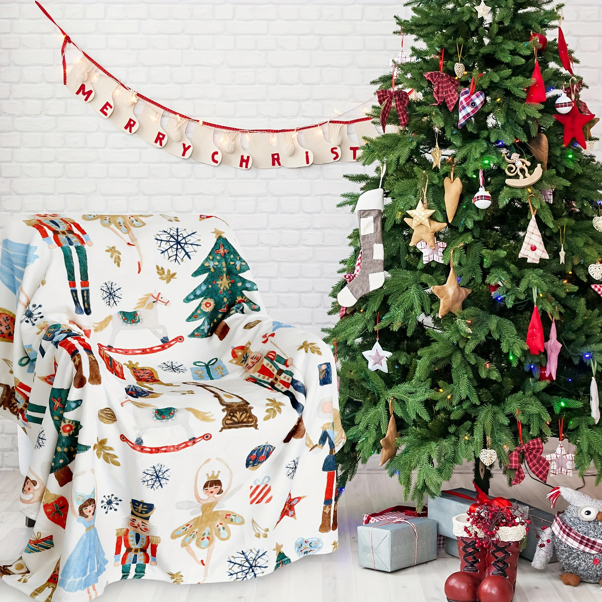Activate 1pc Walnut Clip Creative Blanket, Christmas Watercolor Walnut Clip Blanket, Christmas Cartoon Soft Comfortable Fleece Blanket, Suitable for Home Parties Bed Sofa Long Sofa Multi-Use Blanket, Best Christmas Gift