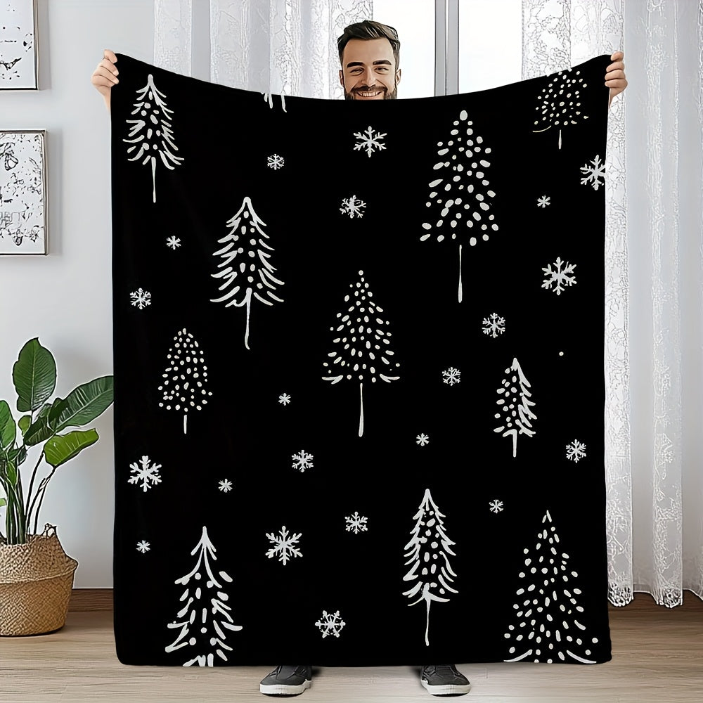 1pc Christmas Tree And Snowflake Pattern Black Design Flannel Oversized Blanket, Multi-Size Full-Body Blanket, Christmas Winter Decor, Durable Plush, All-Season Use, Suitable for Holiday Home Decoration, Weekend Sofa Nap, Home Nap