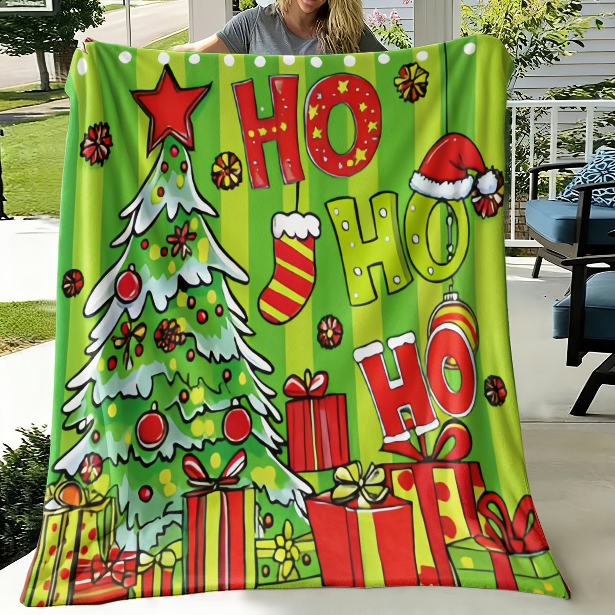1pc Christmas Elements Themed Flannel Blanket, a Design Full of Christmas Atmosphere. Super Soft Flannel Lunch Break Blanket, Small Blanket, Shawl Blanket - the Perfect Gift Blanket, Fun Holiday Decoration, Perfect for Office and Sofa, Perfect for