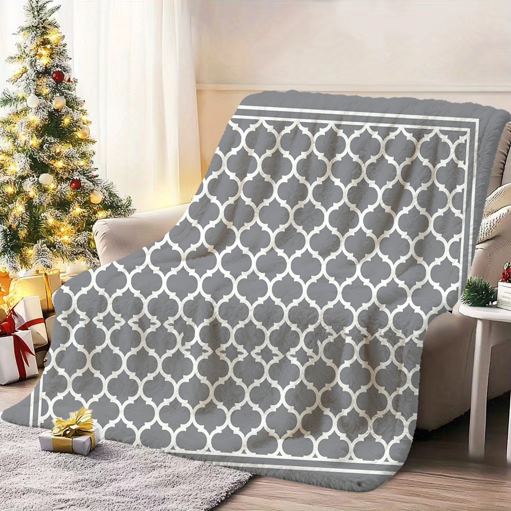 1pc Geometric Cut-Out Pattern Blanket, Minimalist Style Design, Soft Plush Surface, Lightweight and Durable Flannel Material, Multiple Sizes Available, Perfect for Holiday Gatherings, Living Room Lounging, Bedroom Sleeping, Study Reading