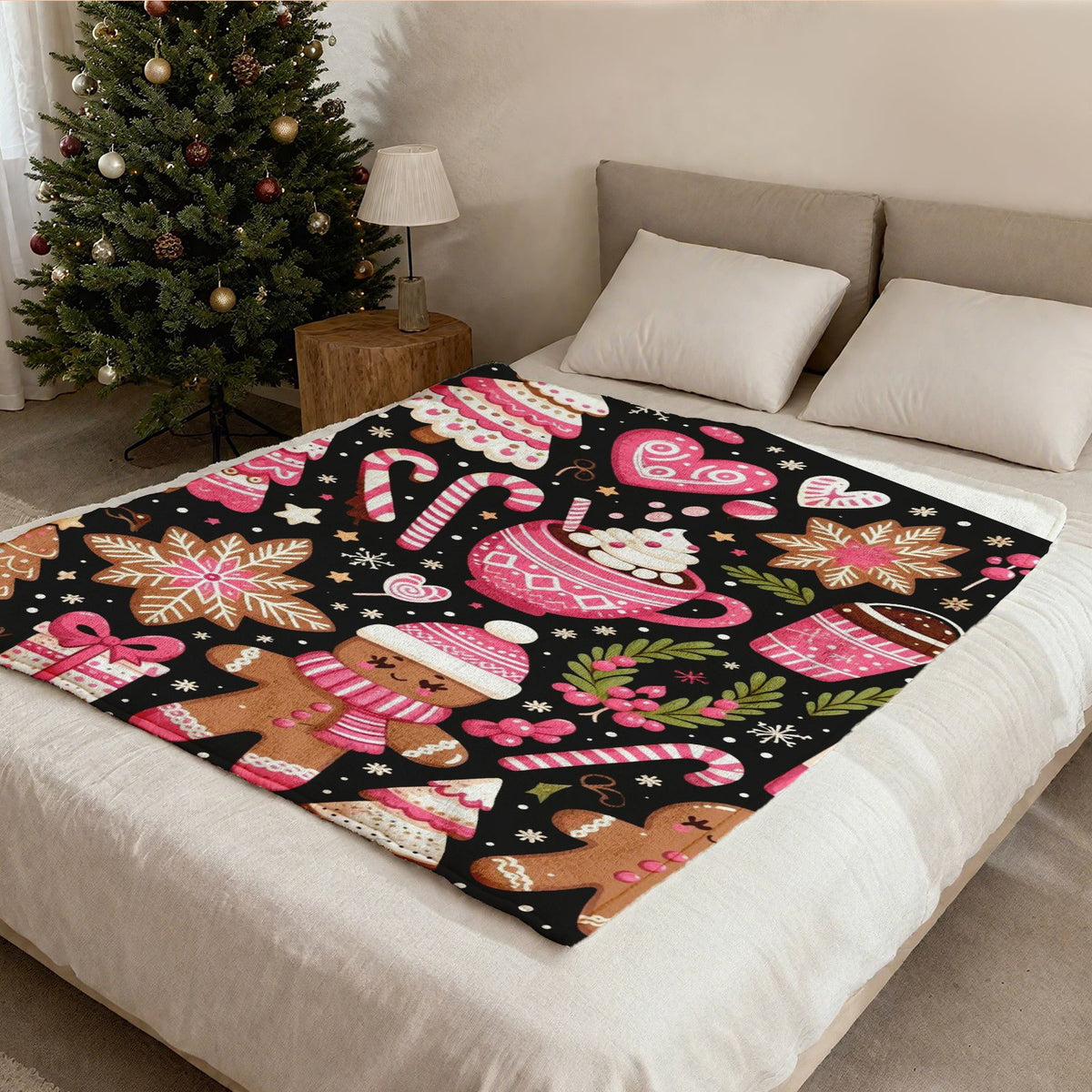1pc Gingerbread Man And Christmas Hot Drink Theme Black Flannel Oversized Blanket, Pink Festive Design, Large Plush Throw, Suitable for Holiday Home Decor, Weekend Sofa Naps, Reading Time, Bedroom Bed End Decoration