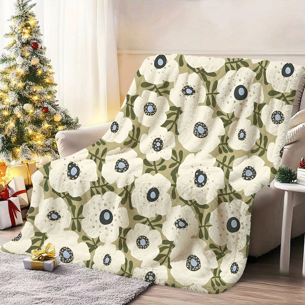 1pc Floral Pattern Blanket, Pastoral Style Design, Soft Plush Surface, Lightweight and Durable Flannel Material, Available in Multiple Sizes, Perfect for Holiday Gatherings, Living Room Lounging, Bedroom Sleep, Study Reading, and Seasonal Home Decor