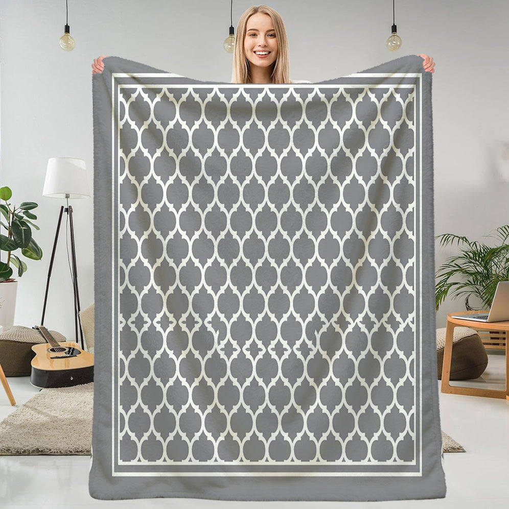1pc Geometric Cut-Out Pattern Blanket, Minimalist Style Design, Soft Plush Surface, Lightweight and Durable Flannel Material, Multiple Sizes Available, Perfect for Holiday Gatherings, Living Room Lounging, Bedroom Sleeping, Study Reading