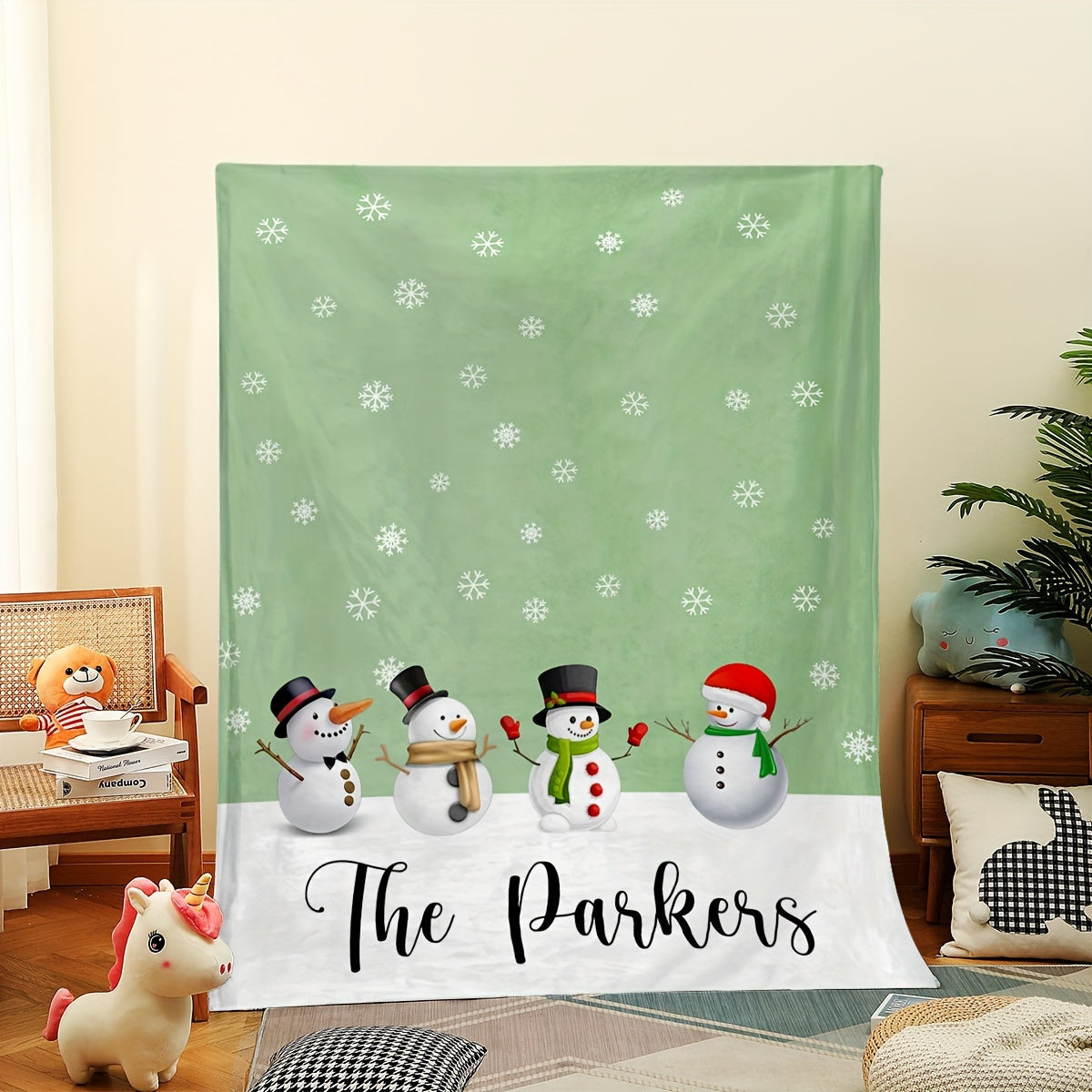 1pc Snowman Family Pattern Green Christmas Themed Flannel Large Blanket, Winter Decorative Design, Oversized Plush Throw Blanket, Suitable for Living Room Sofa Cover, Weekend Leisure Time, RV Travel