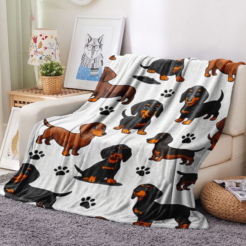 1pc Sausage Dog Pattern Flannel Blanket, Soft Comfortable Warm, Beige White Design, Durable Plush, All-Season Bed Blanket, Warm Cover, Multiple Sizes Available, Suitable for Living Room Sofa, Bedroom Headboard, Reading Corner, Leisure Time