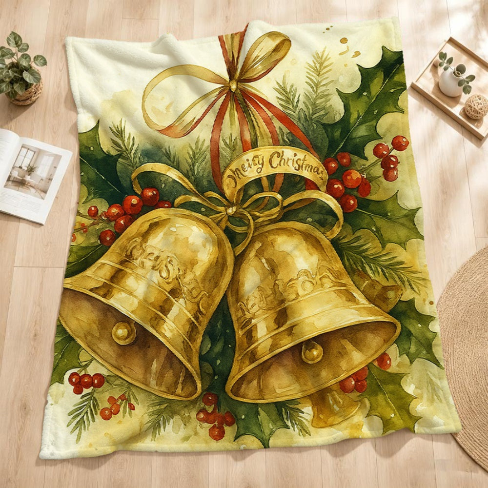 1pc Golden Christmas Bell And Holly Leaf Design Flannel Blanket, Creamy Beige Base Holiday Decor, Soft Plush All-Season Use, Suitable for Reading Time, Bedside Decoration, And Entertainment