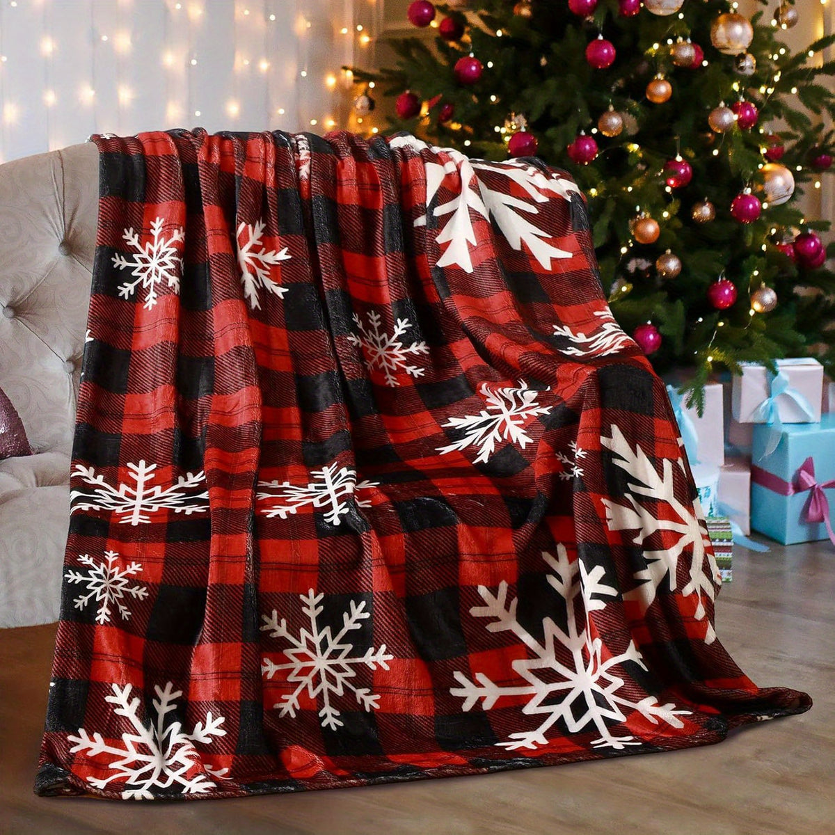 Christmas Red Plaid - Holiday Snowflake Throwing, Christmas Flannel, Country Buffalo Plaid, And Sofa Decor (Red And Black) Printed Flannel Blanket, Soft And Warm, Perfect Gift for Holiday Memories