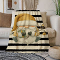 1pc Christmas Elf And Pinecone Pattern Cream Beige Flannel Blanket, Festive Warm Design, Soft Plush All-Season Use, Suitable for Living Room Sofa Cover, Home Nap, And Holiday Decor