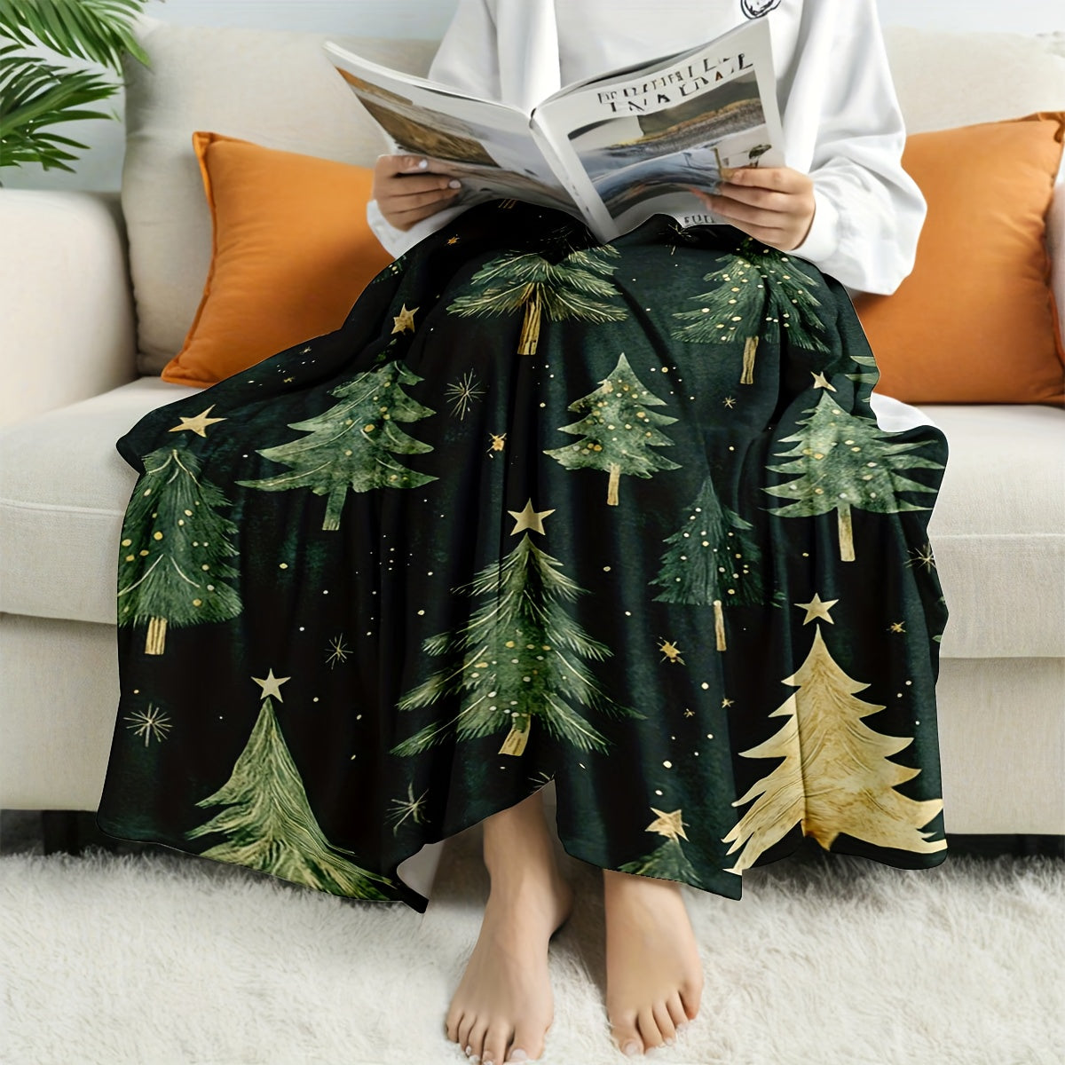 1 Christmas Tree Patterned Blanket, Festive Design, Soft Plush Surface, Lightweight and Durable Flannel Material, Available in Multiple Sizes, Perfect for Holidays, Living Rooms, Bedrooms, and Studies